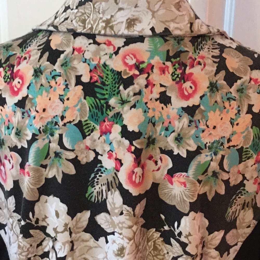 Floral Jacket - Picture 5 of 6